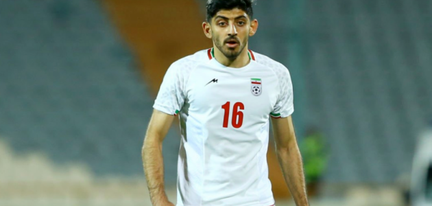 أزمة تأشيرة مفاجئة تهدد استمرار نجم المنتخب الإيراني مهدي ترابي في كأس العالم