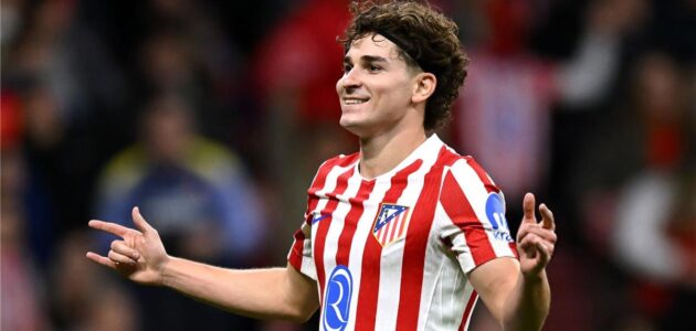 ضربة موجعة لآمال برشلونة.. شرط تعجيزي يحسم مستقبل جوليان ألفاريز مع أتلتيكو مدريد