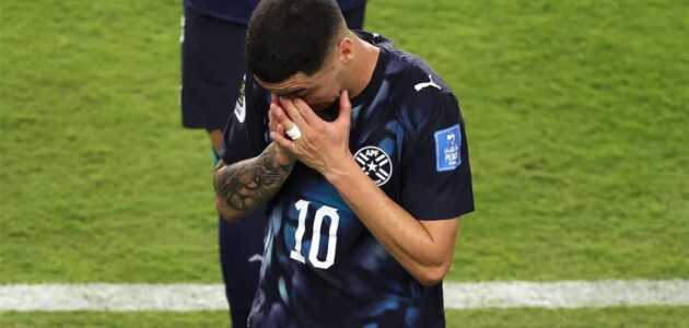 ميجيل ألميرون يكسر صمته بأول تعليق بعد طرده التاريخي بالقانون الجديد في كأس العالم